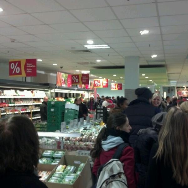 Photo taken at REWE by Jan F. on 12/31/2012-德国柏林主干道118 Photo taken at REWE by Jan F. on 12/31/2012