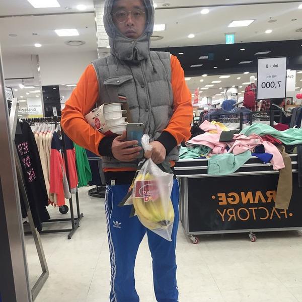 Photo taken at 롯데마트 (LOTTE Mart) by Hyuk S. on 3/14/2015-京畿道龙仁器兴区金山116乐天超市 Photo taken at 롯데마트 (LOTTE Mart) by Hyuk S. on 3/14/2015