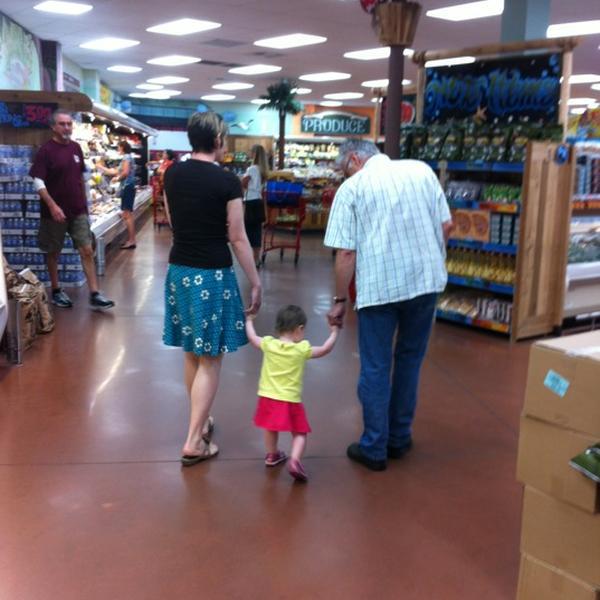 Photo taken at Trader Joe's by Nicolas W. on 5/14/2012-南卡莱罗纳州查尔斯顿市芒特普莱森特约翰尼多兹大道401号 Photo taken at Trader Joe's by Nicolas W. on 5/14/2012