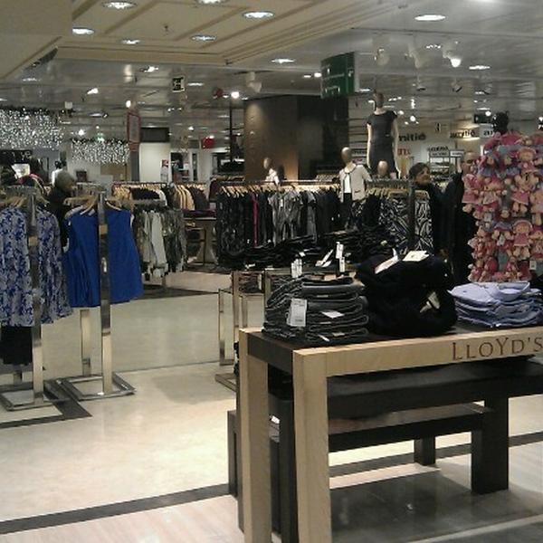 Photo taken at El Corte Inglés by * P a m e l a * on 12/21/2012