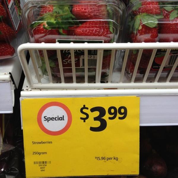 Photo taken at Coles by tsvnq on 6/2/2012-昆士兰州4814 阿特肯维尔 内森街(罗斯河路) Photo taken at Coles by tsvnq on 6/2/2012