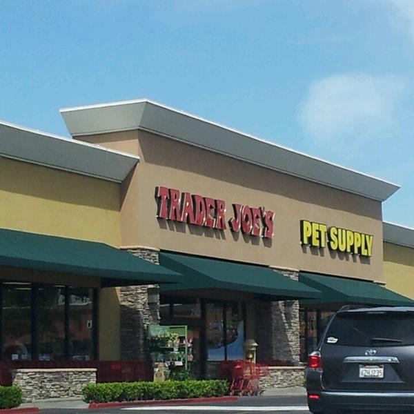 Photo taken at Trader Joe's by Brigette on 3/14/2015-美国加利福尼亚州亨廷顿比奇汉密尔顿21431 Photo taken at Trader Joe's by Brigette on 3/14/2015