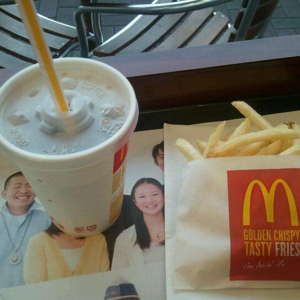 Photo taken at マクドナルド イオン南砂店 by 太郎 表. on 10/19/2011