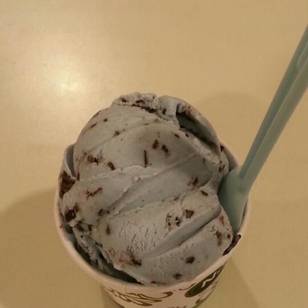 Photo taken at 롯데마트 (LOTTE Mart) by Hae-young P. on 6/2/2013