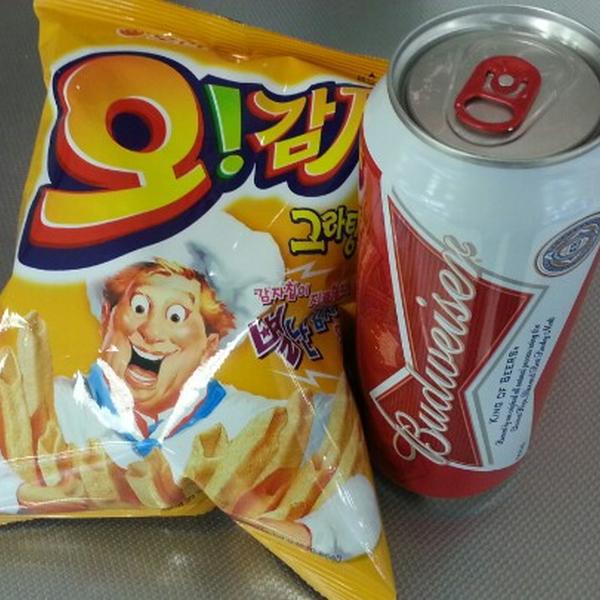 Photo taken at 롯데마트 (LOTTE Mart) by Hae-young P. on 10/8/2012