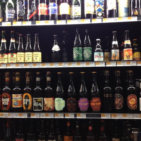 Photo taken at Whole Foods Market by SoYoung C. on 8/23/2012-威斯康辛 麦迪逊大学大道3313(山街) Photo taken at Whole Foods Market by SoYoung C. on 8/23/2012