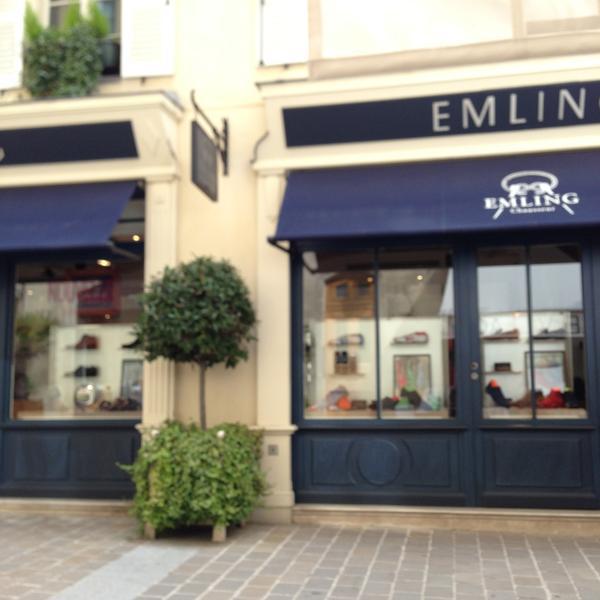 Photo taken at Monoprix by Даша Л. on 4/19/2013-法国法兰西岛巴黎勒古布街76号 Photo taken at Monoprix by Даша Л. on 4/19/2013