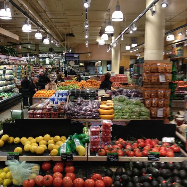 Whole Foods Market全食超市芝加哥店 伊利诺芝加哥瓦休伦街30(迪尔伯恩街&北国街间)