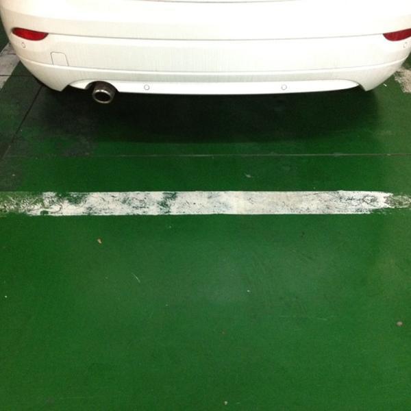 Photo taken at 롯데마트 (LOTTE Mart) by Y. j. on 3/27/2012