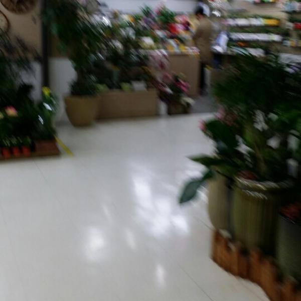 Photo taken at 홈플러스 (Home Plus) by Youngki k. on 4/3/2014-京畿道水原市灵通区1576 Photo taken at 홈플러스 (Home Plus) by Youngki k. on 4/3/2014