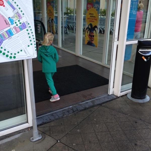 Photo taken at Albert Heijn by Wendy on 8/25/2012-荷兰乌特勒支弗勒滕中城14 Photo taken at Albert Heijn by Wendy on 8/25/2012