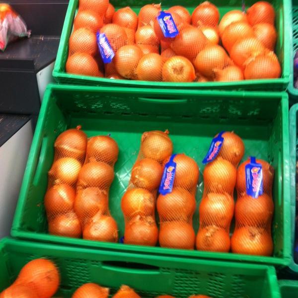 Photo taken at Mercadona by BAHITOSSA on 2/8/2014