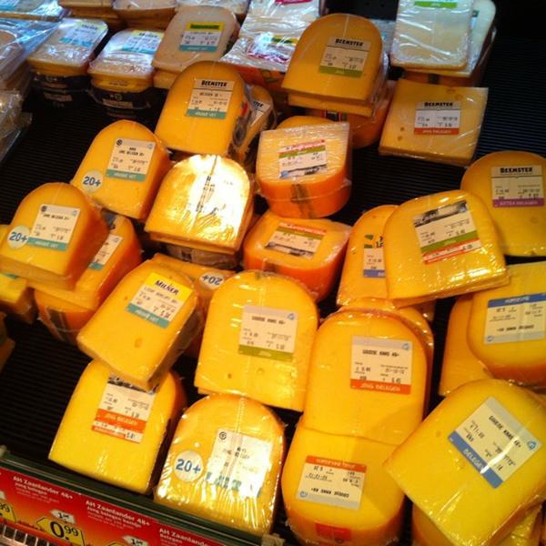 Photo taken at Albert Heijn by MK on 11/17/2012-荷兰北荷兰省阿姆斯特丹范巴尔勒街33a Photo taken at Albert Heijn by MK on 11/17/2012