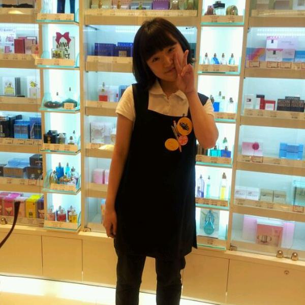 Photo taken at 올리브영 (OLIVE YOUNG) by Alex R. on 8/19/2011-京畿道城南市盆唐区伊兰广场1F OliveYoung美妆店 Photo taken at 올리브영 (OLIVE YOUNG) by Alex R. on 8/19/2011