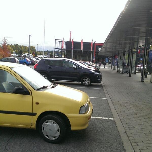 Photo taken at K-citymarket by Roni L. on 9/28/2013-芬兰中部于韦斯屈莱锤街29 Photo taken at K-citymarket by Roni L. on 9/28/2013