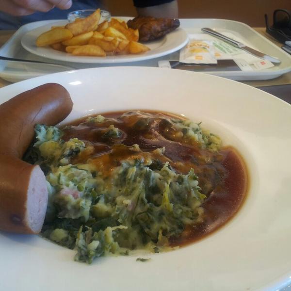 Photo taken at HEMA by Fabian L. on 8/27/2014