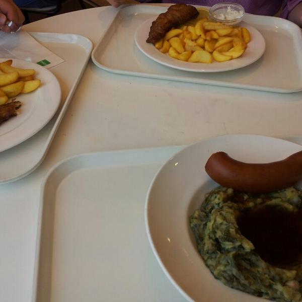 Photo taken at HEMA by Fabian L. on 8/6/2014