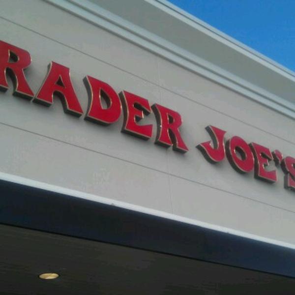 Photo taken at Trader Joes by Bill M. on 9/8/2012-美国佛罗里达州萨拉索塔塔米亚米街南4101 Photo taken at Trader Joes by Bill M. on 9/8/2012