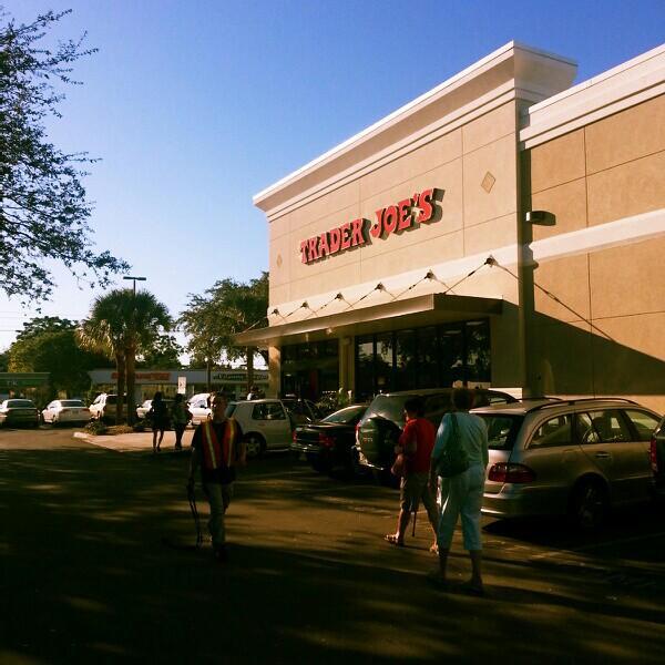 Photo taken at Trader Joes by Lorin B. on 10/20/2012-美国佛罗里达州萨拉索塔塔米亚米街南4101 Photo taken at Trader Joes by Lorin B. on 10/20/2012