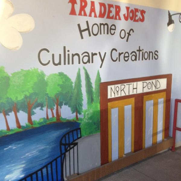 Photo taken at Trader Joe's by Monica C. on 5/9/2012-伊利诺州芝加哥市戴弗西园路667号 Photo taken at Trader Joe's by Monica C. on 5/9/2012