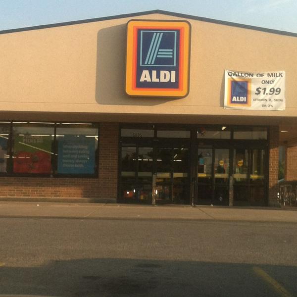 Photo taken at Aldi by Kristen M. on 7/4/2013