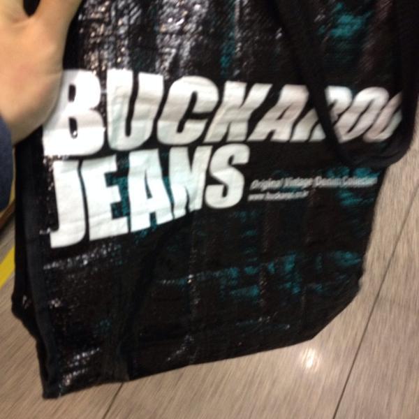 Photo taken at 이마트 (e-mart) by icksang c. on 12/21/2013-京畿道高阳市东阳区79易买得超市 Photo taken at 이마트 (e-mart) by icksang c. on 12/21/2013