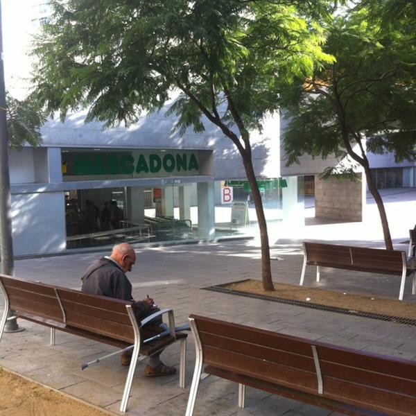 Photo taken at Mercadona by David G. on 10/20/2011