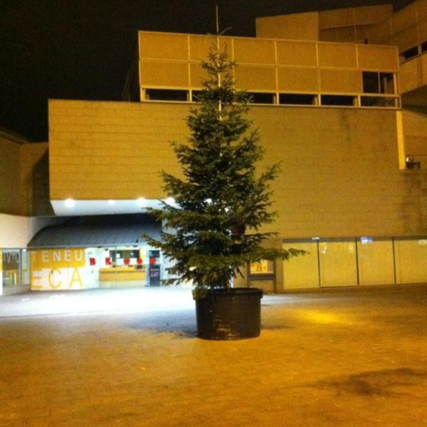 Photo taken at Mercadona by David G. on 11/28/2011