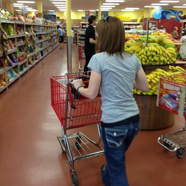 Photo taken at Trader Joe's by Ally T. on 4/25/2013-密苏里州克雷夫科尔橄榄树大道11505号 Photo taken at Trader Joe's by Ally T. on 4/25/2013