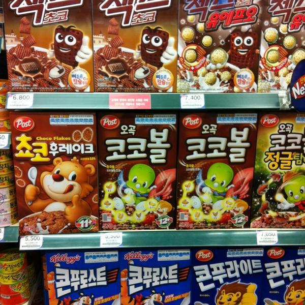 Photo taken at 홈플러스 익스프레스 (Home plus express) by *pauline* on 10/1/2013