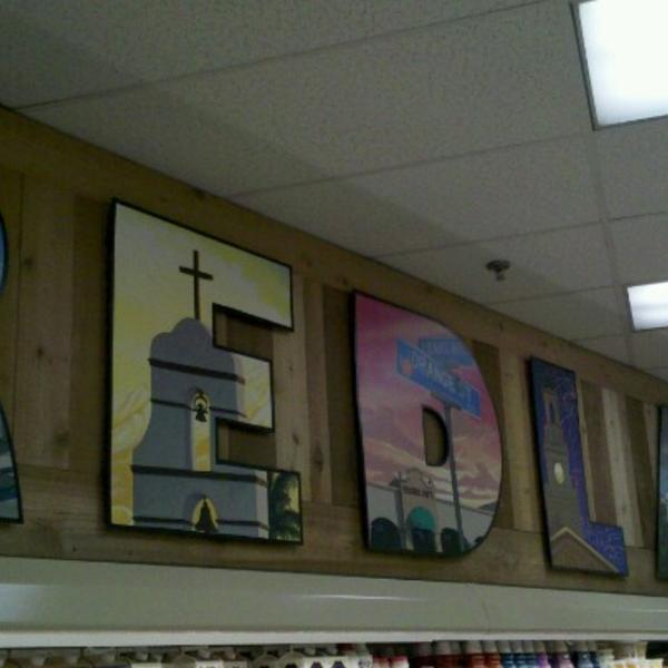 Photo taken at Trader Joe's by Zach S. on 7/14/2012-加利福尼亚州雷德兰兹橘子大街552号(在珍珠街和斯图亚特街之间) Photo taken at Trader Joe's by Zach S. on 7/14/2012