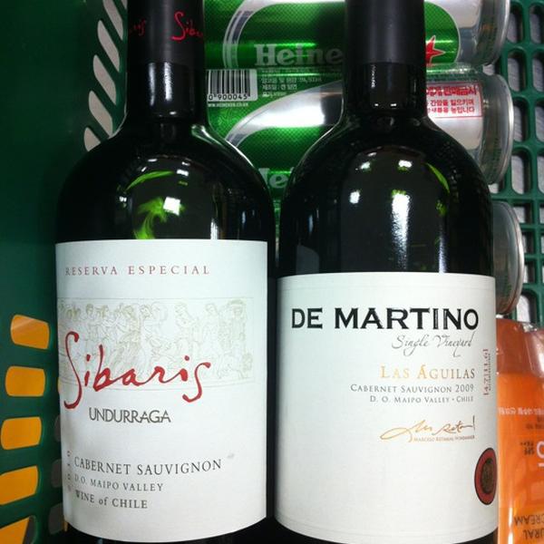 Photo taken at 이마트 (e-mart) by Jonghyun K. on 5/27/2012-釜山广域市莲堤89易买得超市 Photo taken at 이마트 (e-mart) by Jonghyun K. on 5/27/2012