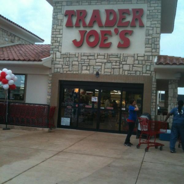 Photo taken at Trader Joe's by Loren N. on 6/18/2012-美国得克萨斯州沃思堡石头街大道2701 Photo taken at Trader Joe's by Loren N. on 6/18/2012