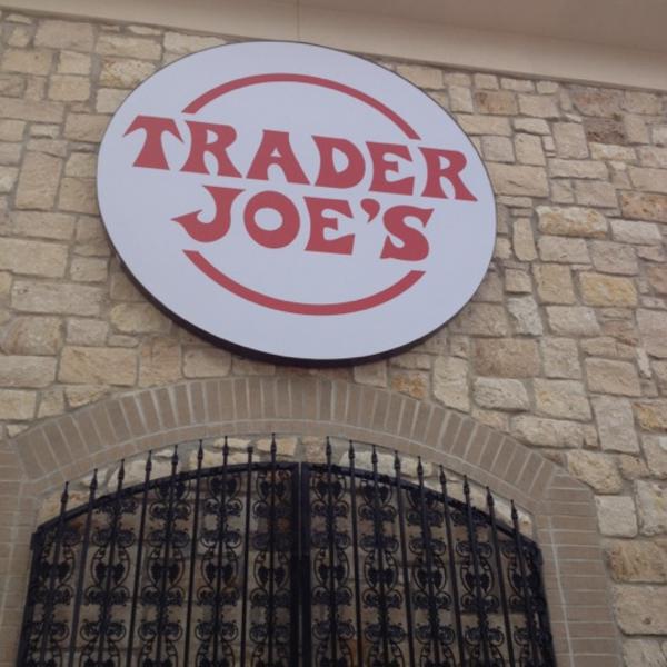 Photo taken at Trader Joe's by Greis P. on 6/15/2012-美国得克萨斯州沃思堡石头街大道2701 Photo taken at Trader Joe's by Greis P. on 6/15/2012