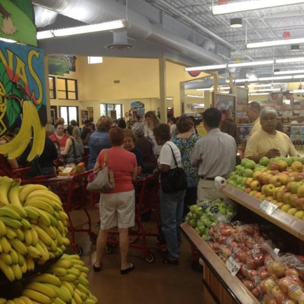 Photo taken at Trader Joe's by Wes S. on 6/15/2012-美国得克萨斯州沃思堡石头街大道2701 Photo taken at Trader Joe's by Wes S. on 6/15/2012