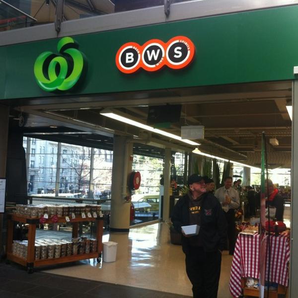 Photo taken at Woolworths by AorPG R. on 8/31/2012-澳大利亚维多利亚州墨尔本柯林斯街南十字星车站 Photo taken at Woolworths by AorPG R. on 8/31/2012