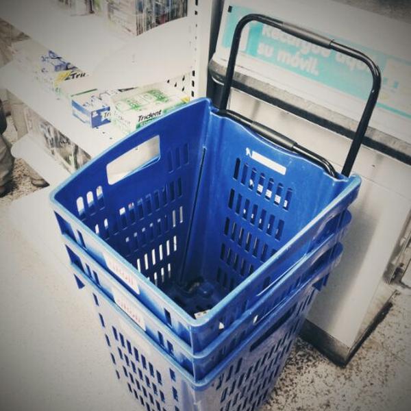 Photo taken at Caprabo by Furu M. on 4/7/2012