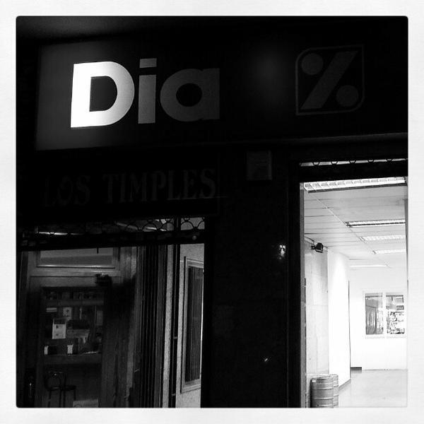 Photo taken at DIA % by Iván B. on 11/5/2012