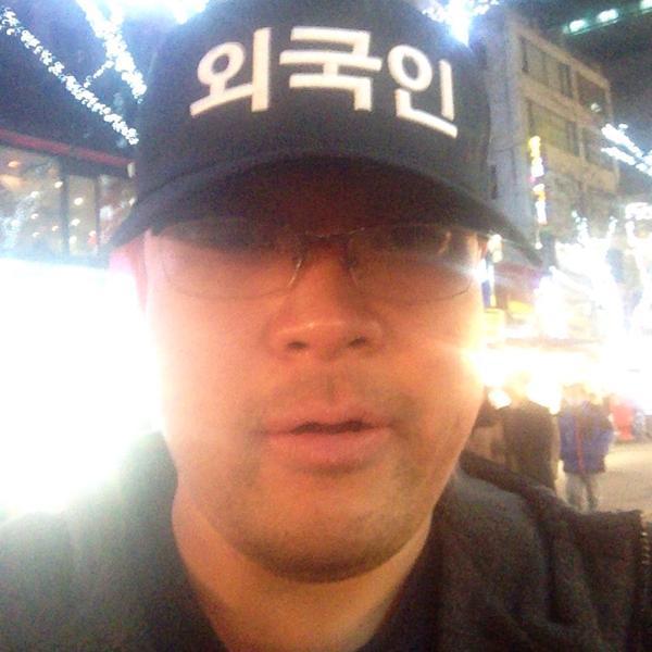 Photo taken at 이마트 (emart) by Sam C. on 1/20/2014-全罗北道全州市完山区中央洞96-1易买得超市 Photo taken at 이마트 (emart) by Sam C. on 1/20/2014