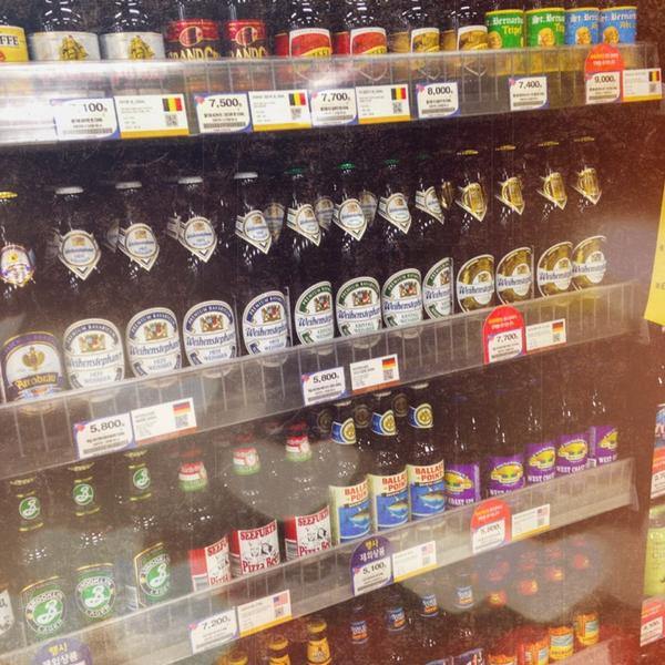 Photo taken at 홈플러스 (Home plus) by Juweon P. on 3/3/2014-首尔东大门区千户大路133号 (龙头洞,Homeplus东大门店) Photo taken at 홈플러스 (Home plus) by Juweon P. on 3/3/2014