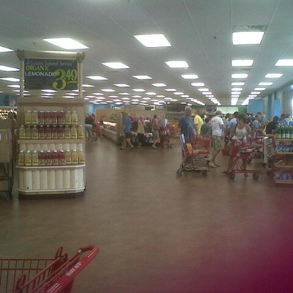 Photo taken at Trader Joe's by Johana R. on 7/7/2013-美国新泽西州韦斯特菲尔德榆树街155 Photo taken at Trader Joe's by Johana R. on 7/7/2013