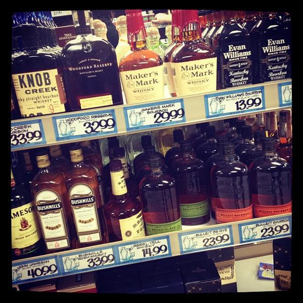 Photo taken at Trader Joe's by Sheila M. on 12/9/2012-美国新泽西州韦斯特菲尔德榆树街155 Photo taken at Trader Joe's by Sheila M. on 12/9/2012