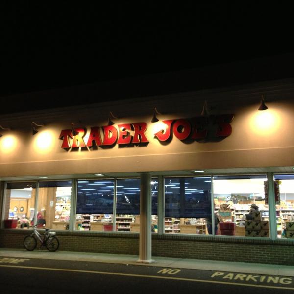 Photo taken at Trader Joe's by Michael C. on 2/13/2013-美国新泽西州韦斯特菲尔德榆树街155 Photo taken at Trader Joe's by Michael C. on 2/13/2013