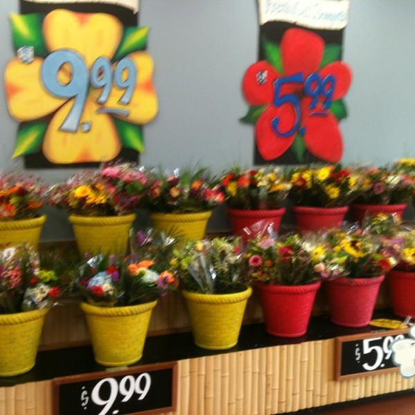 Photo taken at Trader Joe's by Ayesha Samiyyah K. on 2/25/2012-佐治亚州亚特兰大桃树路西北3183 Photo taken at Trader Joe's by Ayesha Samiyyah K. on 2/25/2012