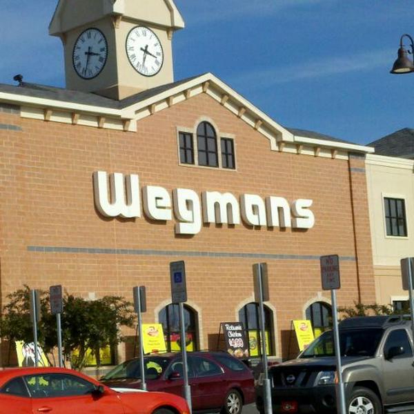 Photo taken at Wegmans by Lisa L. on 10/9/2011-弗吉尼亚州弗雷德里克斯堡秋季山大道2281 Photo taken at Wegmans by Lisa L. on 10/9/2011