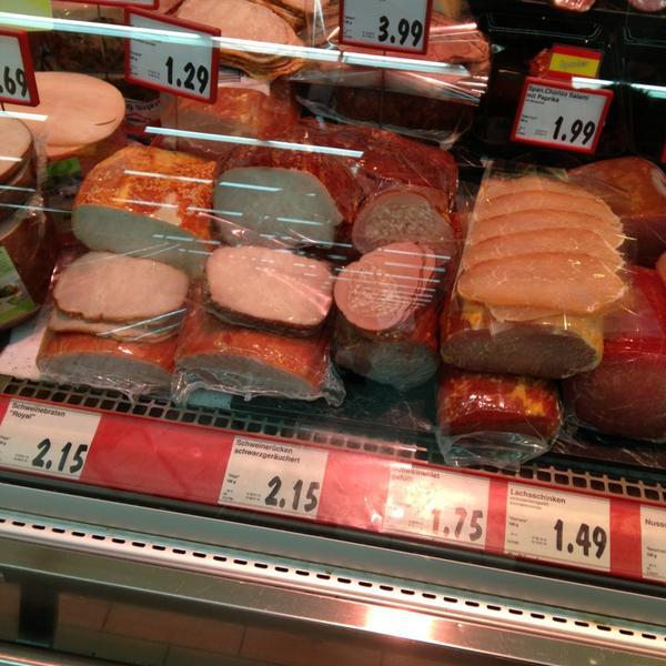 Photo taken at Kaufland by Étienne S. on 2/27/2013-德国柏林喷泉大道105 Photo taken at Kaufland by Étienne S. on 2/27/2013
