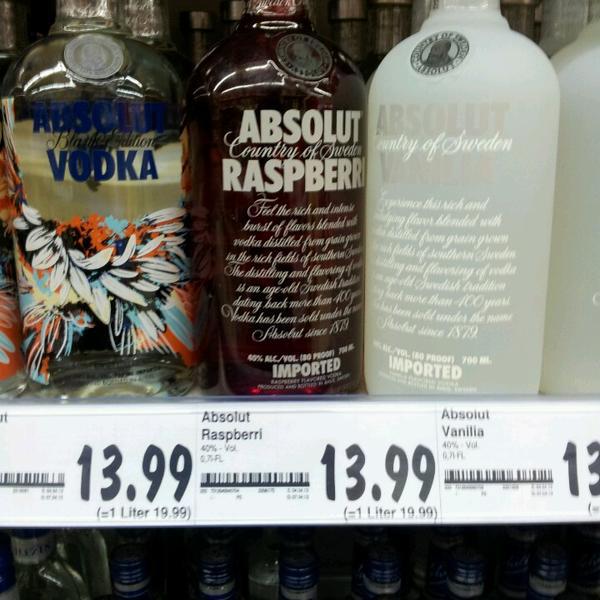 Photo taken at Kaufland by Sarpkan B. on 5/22/2013-德国柏林喷泉大道105 Photo taken at Kaufland by Sarpkan B. on 5/22/2013