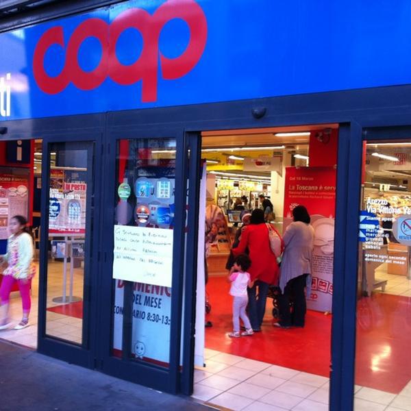 Photo taken at Coop Via Veneto, Arezzo by Dirk D. on 7/23/2011-意大利托斯卡纳阿雷佐维托里奥·威尼托路176 Photo taken at Coop Via Veneto, Arezzo by Dirk D. on 7/23/2011