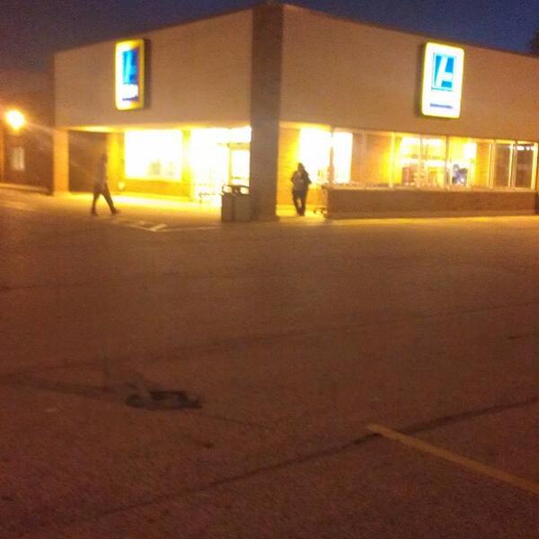 Photo taken at ALDI by Eric E. on 11/7/2013-俄亥俄 锦绣花园中心岭路21329 Photo taken at ALDI by Eric E. on 11/7/2013