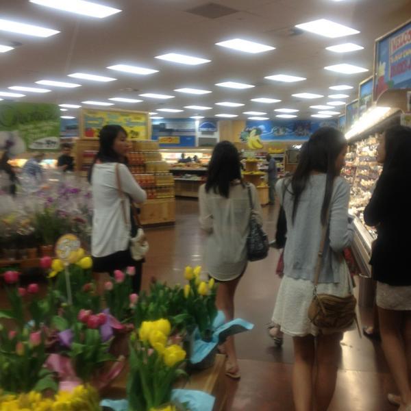 Photo taken at Trader Joe's by Glendy Y. on 4/8/2013-加尼福尼亚 奇诺岗佩顿街道13911(在盛大道) Photo taken at Trader Joe's by Glendy Y. on 4/8/2013